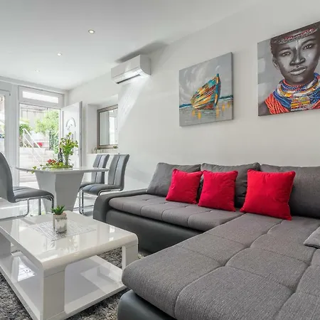 Apartments Amore דירה *