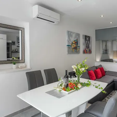 Apartments Amore شقة سبليت